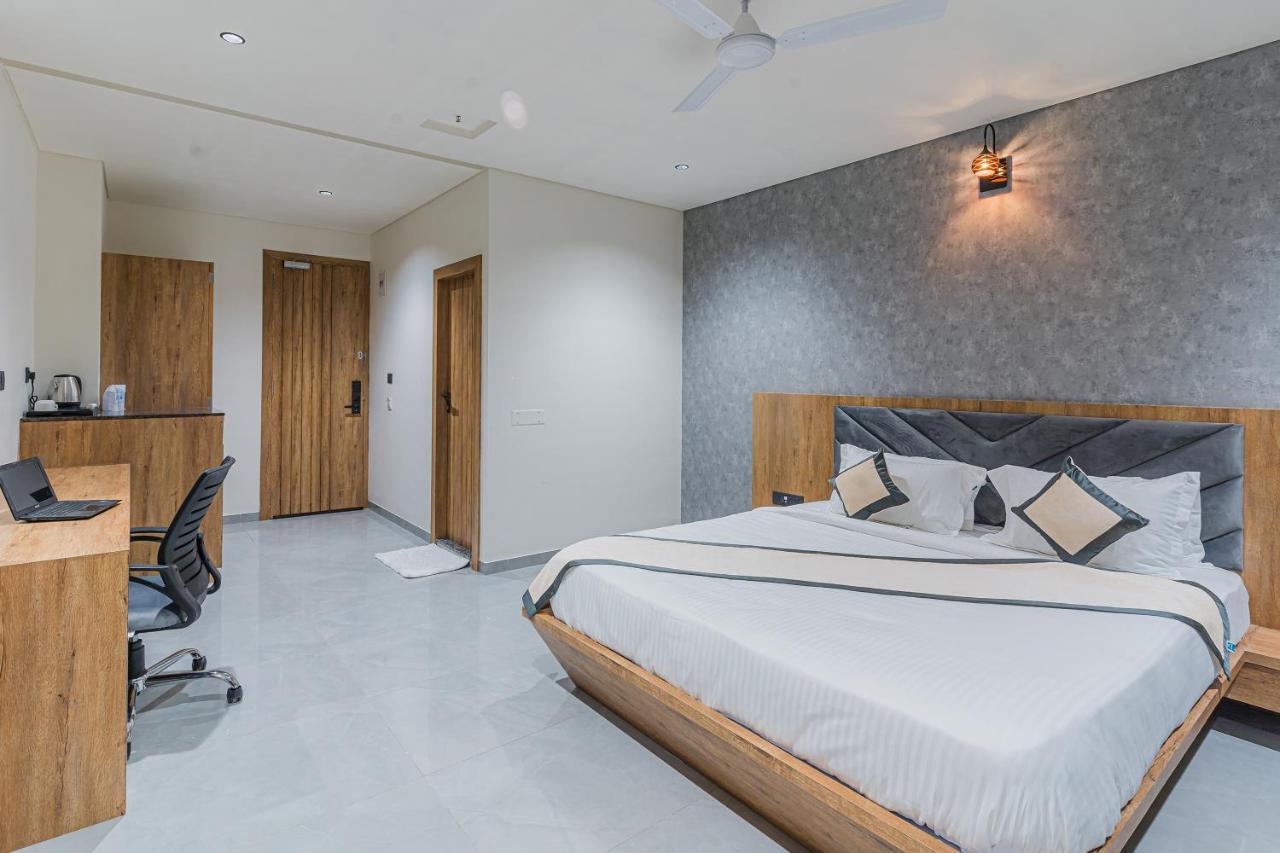 Hotel The Grand Heaven Gandhinagar Kültér fotó