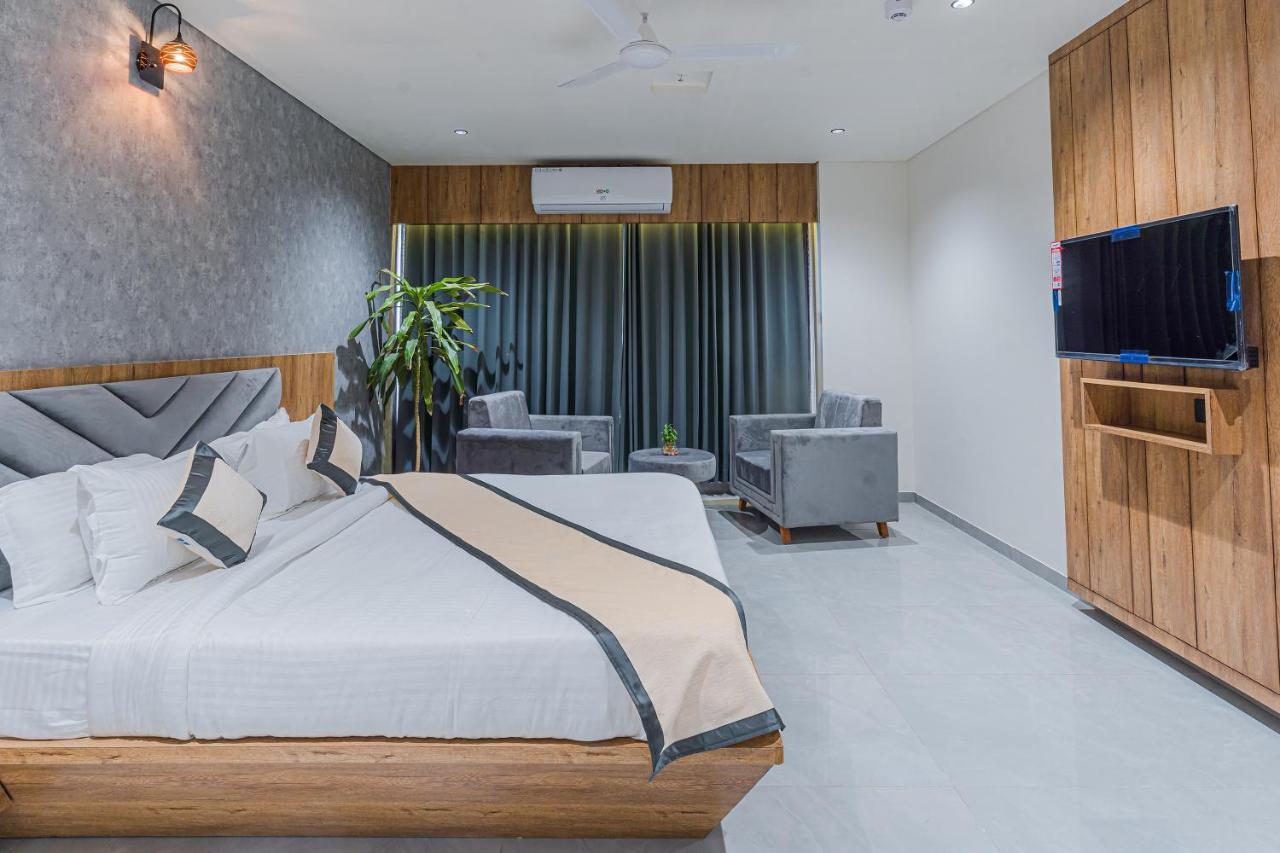 Hotel The Grand Heaven Gandhinagar Kültér fotó