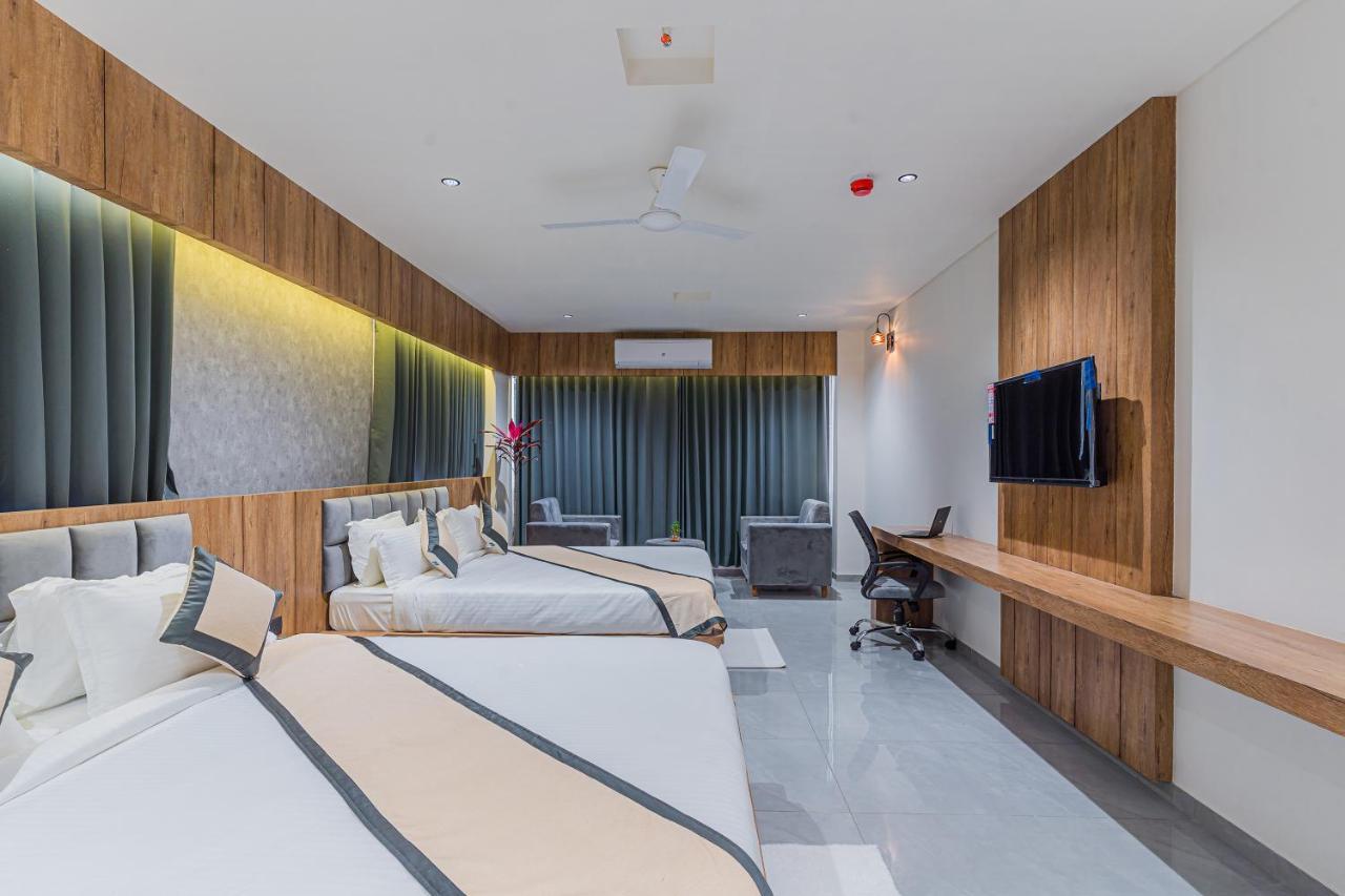 Hotel The Grand Heaven Gandhinagar Kültér fotó